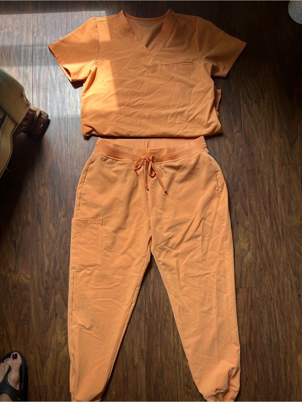 Women's Mandala Orange Joggers Scrub Pants and Top Size Medium Petite